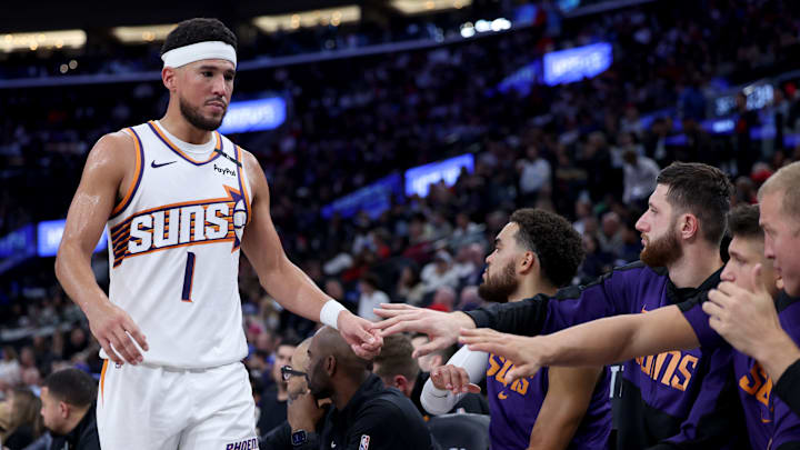Phoenix Suns v Los Angeles Clippers