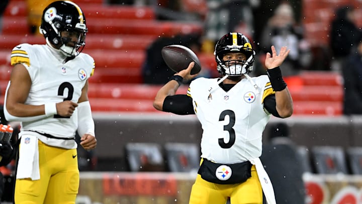 Pittsburgh Steelers v Cleveland Browns
