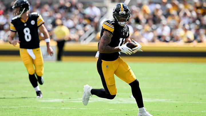 Sep 13, 2026; Pittsburgh, Pennsylvania, USA; Pittsburgh Steelers wide receiver Michael Pittman Jr. (11) runs after a catch during the first quarter against the Atlanta Falcons at Acrisure Stadium. Mandatory Credit: Barry Reeger-Imagn Images Sep 13, 2026; Pittsburgh, Pennsylvania, USA; Pittsburgh Steelers wide receiver Michael Pittman Jr. (11) runs after a catch during the first quarter against the Atlanta Falcons at Acrisure Stadium. Mandatory Credit: Barry Reeger-Imagn Images