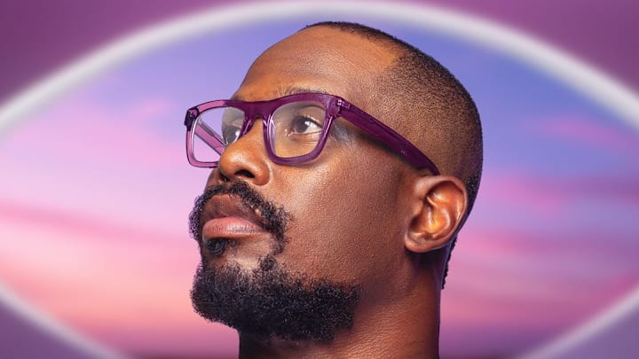 Von Miller models new frames from his latest collaboration with GlassesUSA.com.