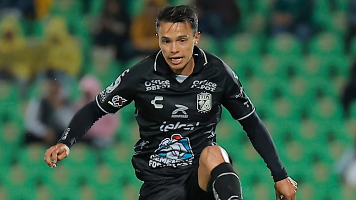 El lateral izquierdo Osvaldo Rodríguez interesa a Tigres para reforzar la zona baja y de acuerdo a Multimedios Deportes, el elemento de León es quien más llena al técnico serbio Veljko Paunovic.