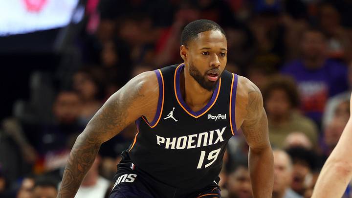 Phoenix Suns forward Haywood Highsmith (19) against the Golden State Warriors during the play-in rounds of the 2026 NBA Playoffs at Mortgage Matchup Center on Apr 17, 2026.
