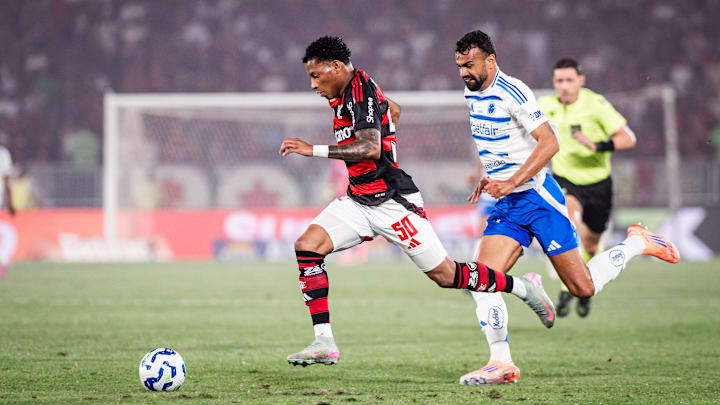 Flamengo e Cruzeiro se enfrentam nesta quarta-feira