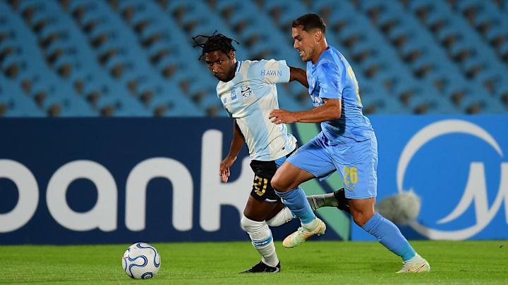 Tetê joga pouco, mas continua recebendo oportunidades