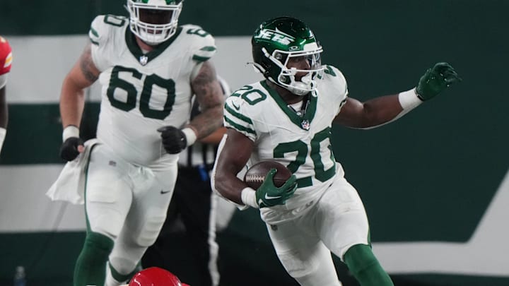 East Rutherford, NJ    October 1, 2023    Drue Tranquill of the Chiefs misses Breece Hall of the Jets as he runs the ball in the second half. The New York Jets host the Kansas City Chiefs at MetLife Stadium in East Rutherford, NJ on October 1, 2023.