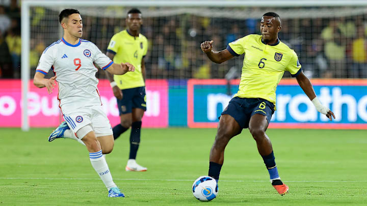 Aravena, do Grêmio, está entre os convocados