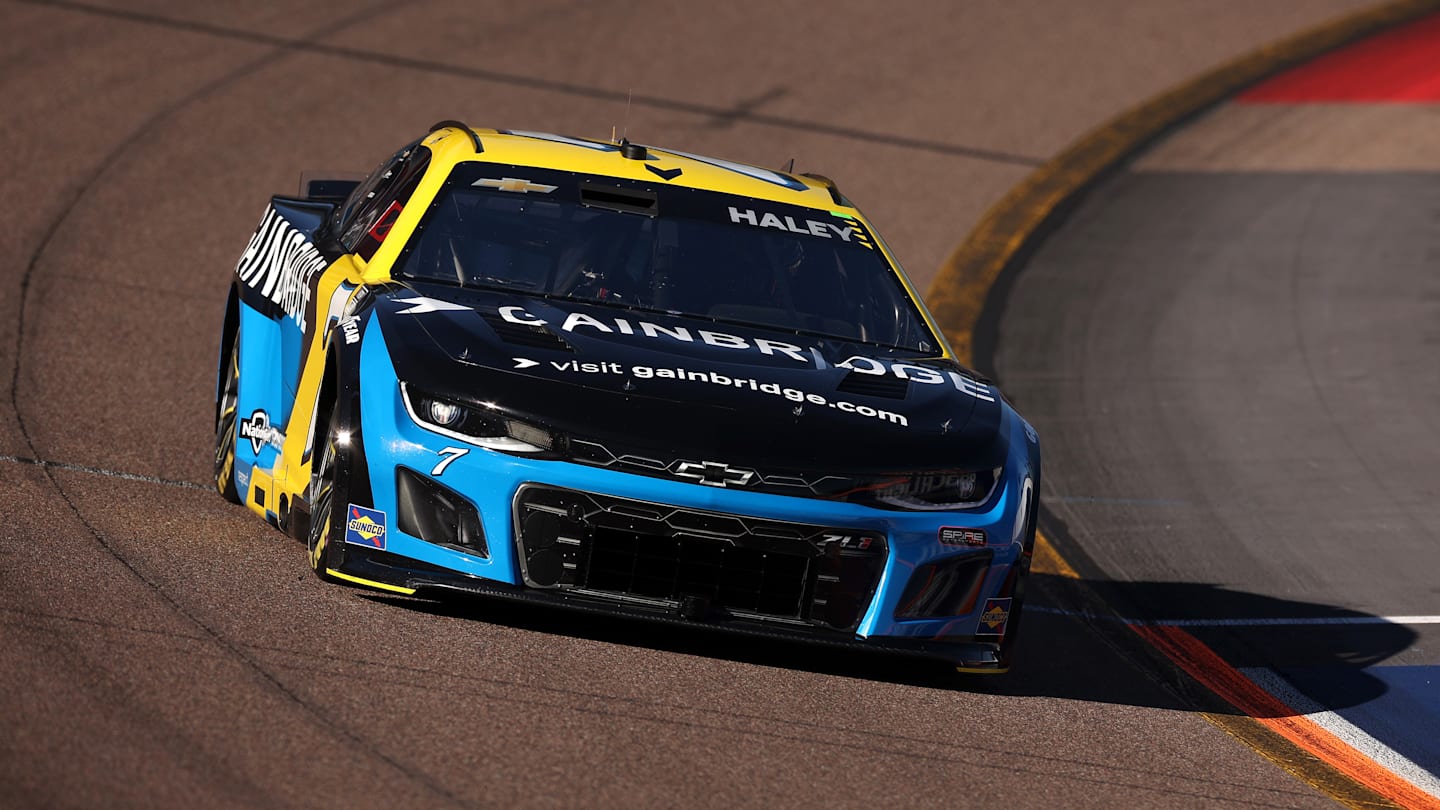 1 NASCAR Cup driver out after the 2025 season