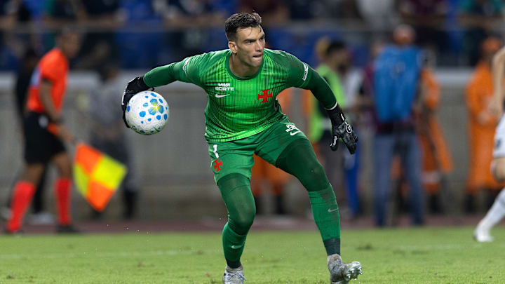 Léo Jardim é titular absoluto no elenco cruzmaltino Léo Jardim é titular absoluto no elenco cruzmaltino