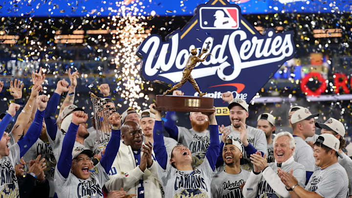 World Series - Los Angeles Dodgers v Toronto Blue Jays - Game Seven World Series - Los Angeles Dodgers v Toronto Blue Jays - Game Seven