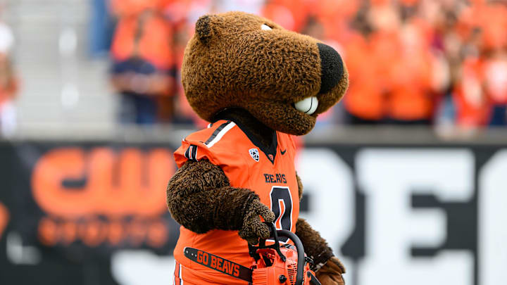 Sep 6, 2025; Corvallis, Oregon, USA; Oregon State Beavers mascot Benny Beaver on the field before the game between the Oregon State Beavers and the Fresno State Bulldogs at Reser Stadium. Mandatory Credit: Craig Strobeck-Imagn Images Sep 6, 2025; Corvallis, Oregon, USA; Oregon State Beavers mascot Benny Beaver on the field before the game between the Oregon State Beavers and the Fresno State Bulldogs at Reser Stadium. Mandatory Credit: Craig Strobeck-Imagn Images
