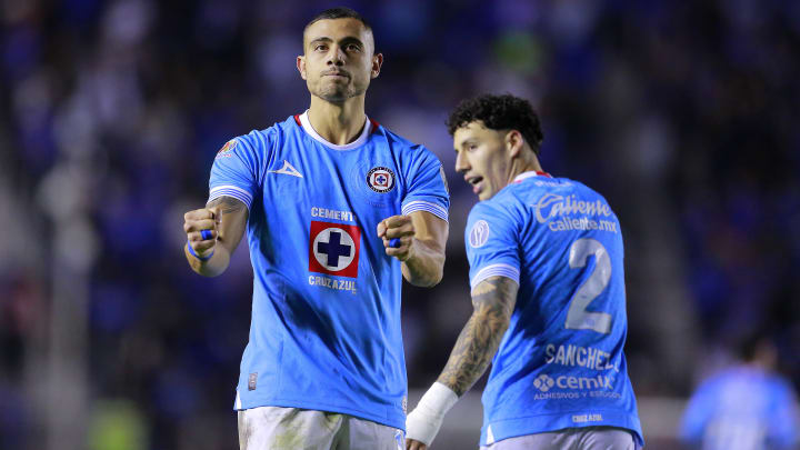 El griego Giorgos Giakoumakis se estrenó como goleador de Cruz Azul y lo hizo de gran forma, ya que logró un doblete ante Xolos