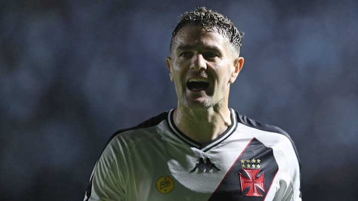 Vegetti atravessa grande fase com a camisa do Vasco Vegetti atravessa grande fase com a camisa do Vasco