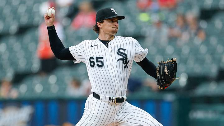 Aug 13, 2026; Chicago, Illinois, USA; Chicago White Sox starting pitcher Davis Martin (65) delivers a pitch against the Cincinnati Reds during the first inning at Rate Field. Mandatory Credit: Kamil Krzaczynski-Imagn Images