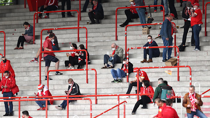 90min diskutiert: Vereinzelte Fans oder niemand mehr? 