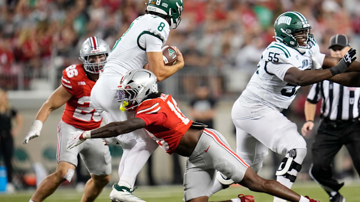 Ohio State Buckeyes sophomore Zion Grady and Alabama Crimson Tide transfer Qua Russaw are competing for a starting DE spot Ohio State Buckeyes sophomore Zion Grady and Alabama Crimson Tide transfer Qua Russaw are competing for a starting DE spot