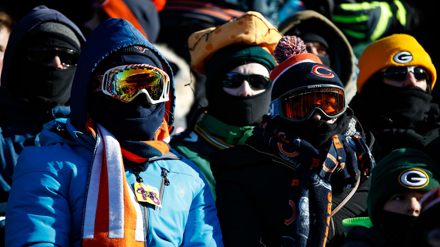 NFL Wild Card weather report: Bears-Packers snow game, plus Steelers and Patriots forecasts