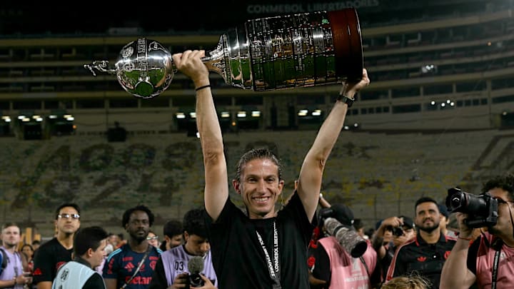 Filipe Luís conquistou a Libertadores como jogador e treinador
