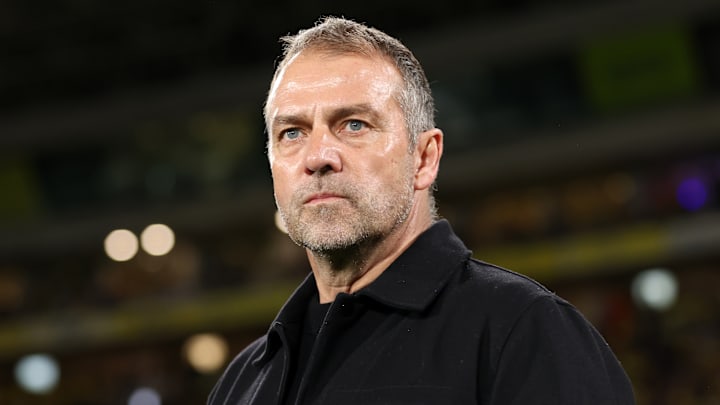 Hansi Flick stellt eine klare Forderung an die Bosse. 