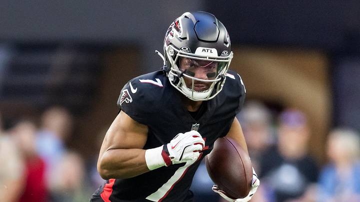 Dec 21, 2025; Glendale, Arizona, USA; Atlanta Falcons running back Bijan Robinson (7) against the Arizona Cardinals at State Farm Stadium. Mandatory Credit: Mark J. Rebilas-Imagn Images Dec 21, 2025; Glendale, Arizona, USA; Atlanta Falcons running back Bijan Robinson (7) against the Arizona Cardinals at State Farm Stadium. Mandatory Credit: Mark J. Rebilas-Imagn Images