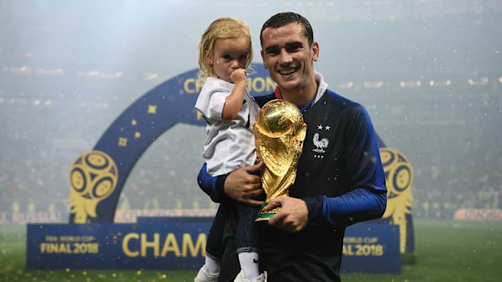 Antoine Griezmann et sa fille lors de la Coupe du Monde 2018