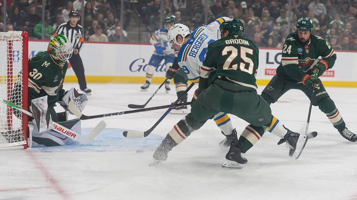 Oct 15, 2026; Saint Paul, Minnesota, USA; St. Louis Blues right wing Jonatan Berggren (29) shoots and scores on \h30 in the first period at Grand Casino Arena. Mandatory Credit: Matt Blewett-Imagn Images Oct 15, 2026; Saint Paul, Minnesota, USA; St. Louis Blues right wing Jonatan Berggren (29) shoots and scores on \h30 in the first period at Grand Casino Arena. Mandatory Credit: Matt Blewett-Imagn Images