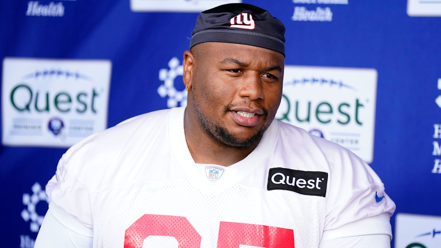 Bears' Dexter Lawrence Trade Hopes See Boost With Giants' Contract Stance