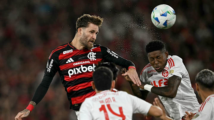 Equipes estão em meio a confrontos de Libertadores