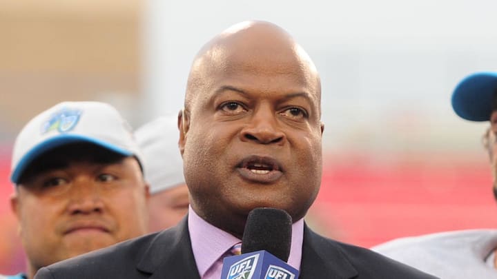 Dave Sims during the game between the Las Vegas Locomotives against the Florida Tuskers during the UFL championship game at Sam Boyd Stadium. The Locomotives defeated the Tuskers 20-17 in overtime in 2009. Dave Sims during the game between the Las Vegas Locomotives against the Florida Tuskers during the UFL championship game at Sam Boyd Stadium. The Locomotives defeated the Tuskers 20-17 in overtime in 2009.