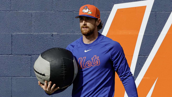 Feb 17, 2026; Port St. Lucie, FL, USA; New York Mets pitcher Nolan McLean (26) looks on during the New York Mets spring training workouts at Clover Park. Mandatory Credit: Reinhold Matay-Imagn Images Feb 17, 2026; Port St. Lucie, FL, USA; New York Mets pitcher Nolan McLean (26) looks on during the New York Mets spring training workouts at Clover Park. Mandatory Credit: Reinhold Matay-Imagn Images