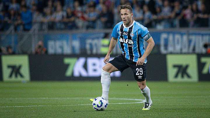 Arthur se lesiona e vira desfalque de peso no Grêmio