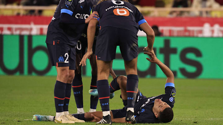 Amine Harit est sorti sur blessure. Amine Harit est sorti sur blessure.