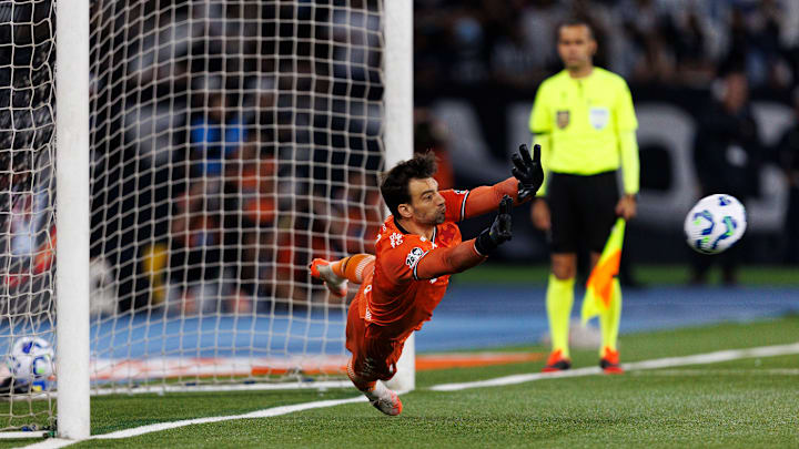 Léo Jardim foi o herói do Vasco da Gama contra o Botafogo