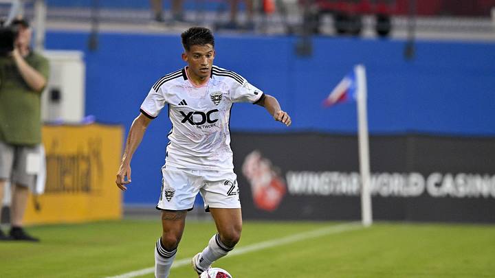 Yamil Asad signs for Cincinnati