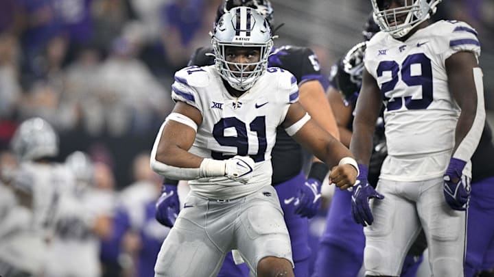 Dec 3, 2022; Arlington, TX, USA; Kansas State Wildcats defensive end Felix Anudike-Uzomah (91).