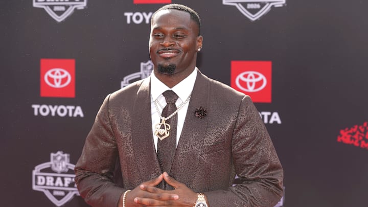 Apr 23, 2026; Pittsburgh, PA, USA; Notre Dame Fighting Irish running back Jeremiyah Love poses on the red carpet before the 2026 NFL Draft at Point State Park. Mandatory Credit: Kirby Lee-Imagn Images