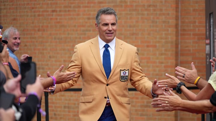 Aug 6, 2022; Canton, OH, USA; Kurt Warner arrives on the red carpet during the Pro Football Hall of Fame Class of 2022 Enshrinement at Tom Benson Hall of Fame Stadium. Mandatory Credit: Kirby Lee-Imagn Images