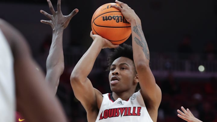 U of L's Koron Davis (3) U of L's Koron Davis (3)