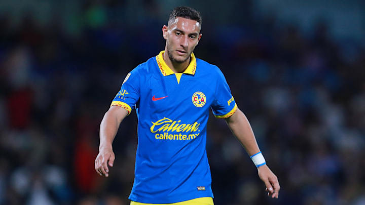 El defensa uruguayo Sebastián Cáceres ya fue operado con éxito y se espera que se recupere dentro de seis semanas.