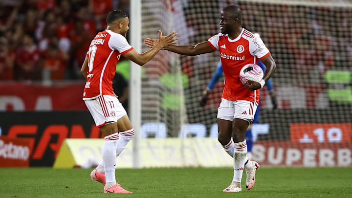 Internacional empatou com Flamengo e manteve invencibilidade no Brasileirão