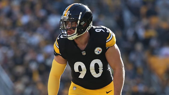 Dec 8, 2024; Pittsburgh, Pennsylvania, USA;  Pittsburgh Steelers linebacker T.J. Watt (90) at the line of scrimmage against the Cleveland Browns during the first quarter at Acrisure Stadium. Mandatory Credit: Charles LeClaire-Imagn Images
