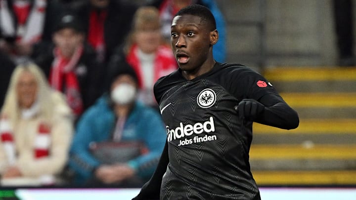 Randal Kolo Muani a été expulsé face au Napoli Randal Kolo Muani a été expulsé face au Napoli