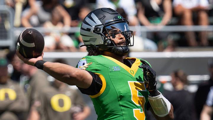 Oregon is a big favorite against Boise State in Week 1 college football action.