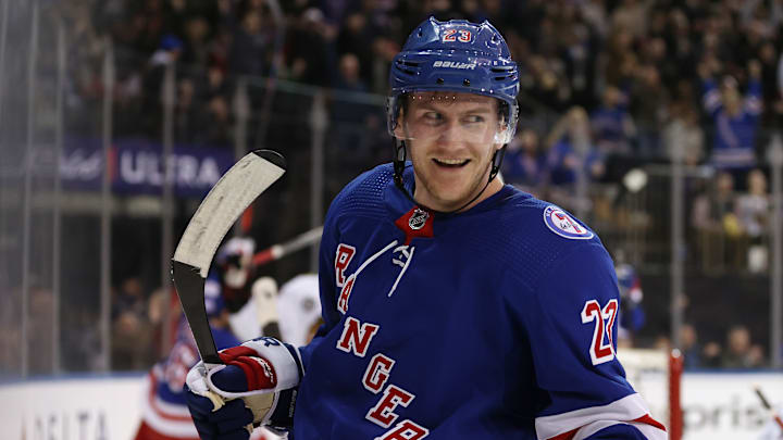 Chicago Blackhawks v New York Rangers