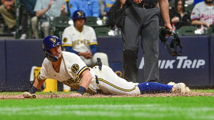 Milwaukee Brewers right fielder Sal Frelick.
