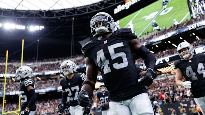 Tennessee Titans v Las Vegas Raiders