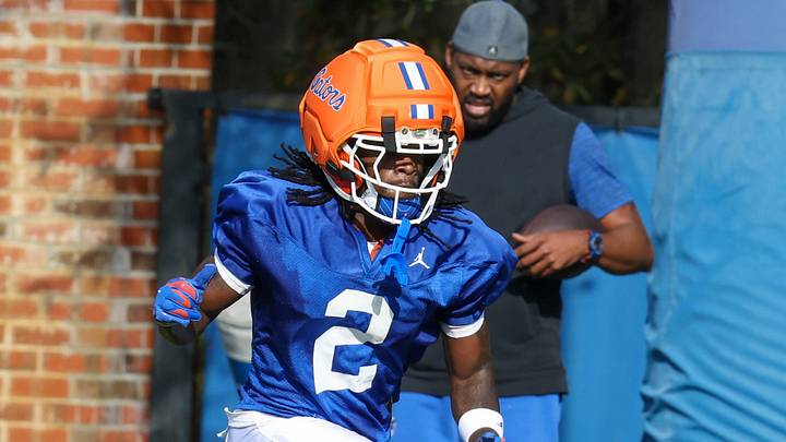 Florida Eric Singleton (2) works out with the offense during the first day of Florida Spring football practice at Heavener Football Center in Gainesville, FL on Tuesday, March 3, 2026. [Alan Youngblood/Gainesville Sun]
