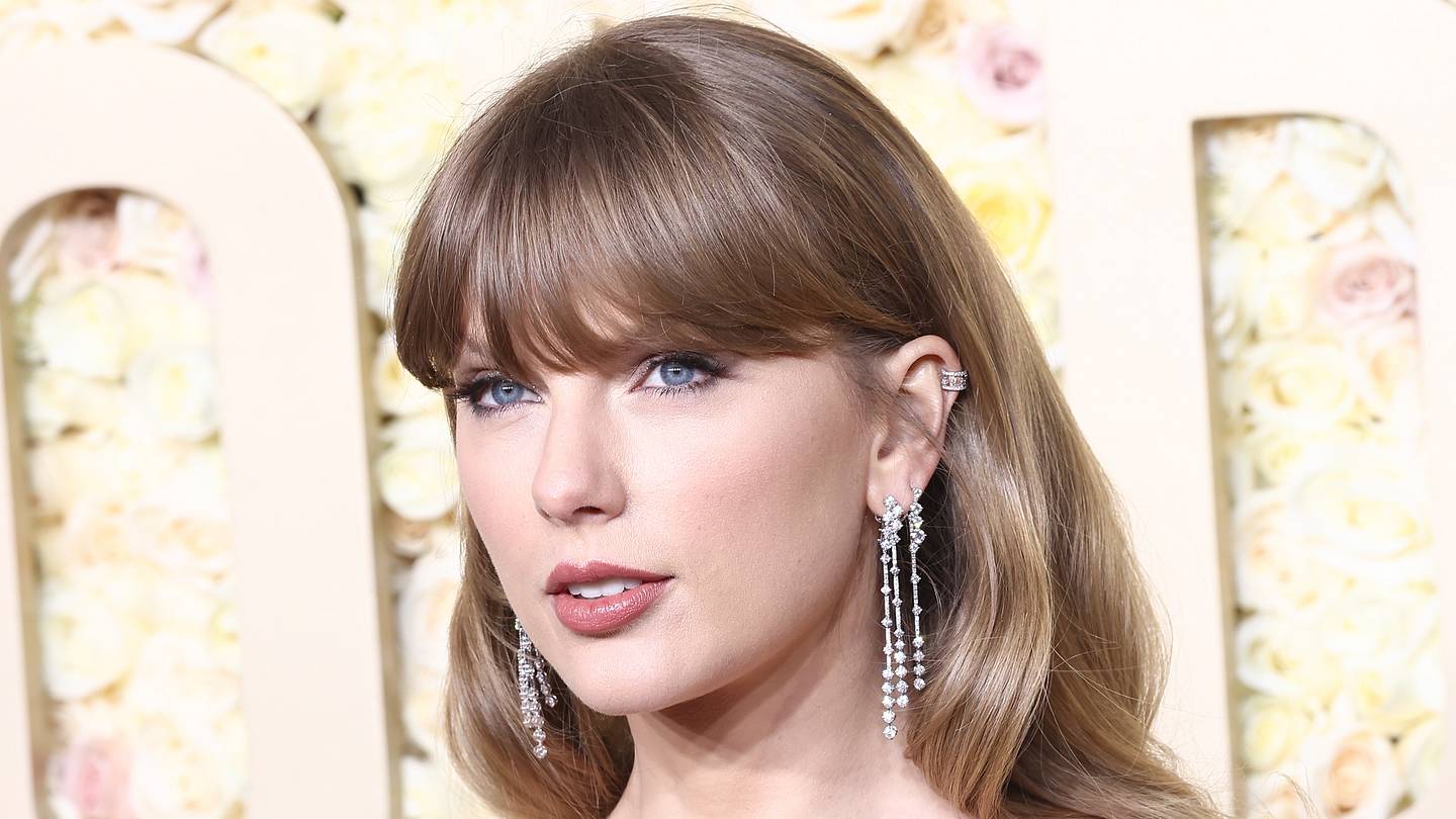 Broncos player makes rookie mistake in failed attempt to shade Taylor Swift