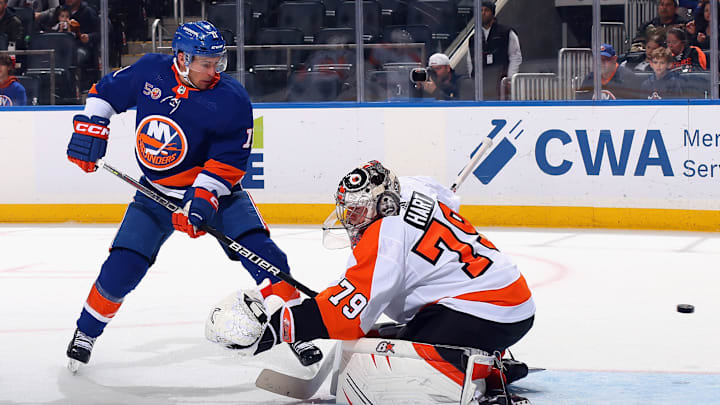 Zach Parise would add secondary scoring and veteran presence to the NY Islanders just in time for the playoff push.