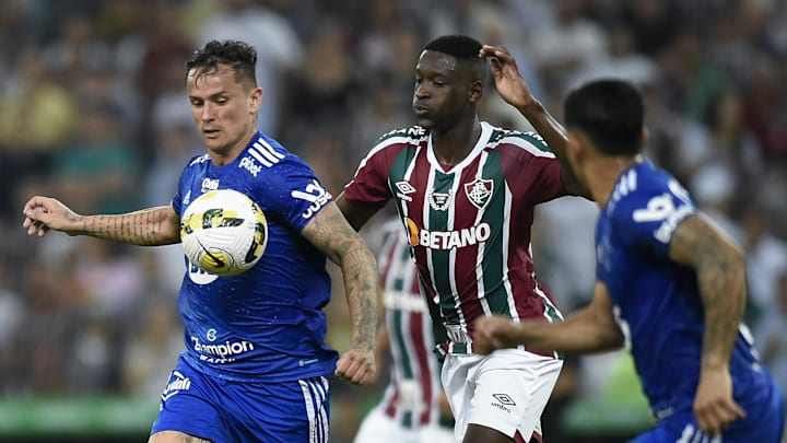 Cruzeiro e Fluminense disputam vaga nas quartas de final da Copa do Brasil. Cruzeiro e Fluminense disputam vaga nas quartas de final da Copa do Brasil.
