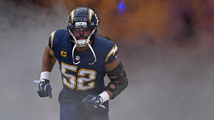 Oct 23, 2025; Inglewood, California, USA; Los Angeles Chargers outside linebacker Khalil MacK (52) is introduced for the game against the Minnesota Vikings at SoFi Stadium. Mandatory Credit: Jayne Kamin-Oncea-Imagn Images Oct 23, 2025; Inglewood, California, USA; Los Angeles Chargers outside linebacker Khalil MacK (52) is introduced for the game against the Minnesota Vikings at SoFi Stadium. Mandatory Credit: Jayne Kamin-Oncea-Imagn Images